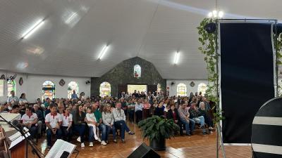 Fiéis participam da Missa das 15h30 na 63ª Festa do Bom Jesus em Campo Mendes
